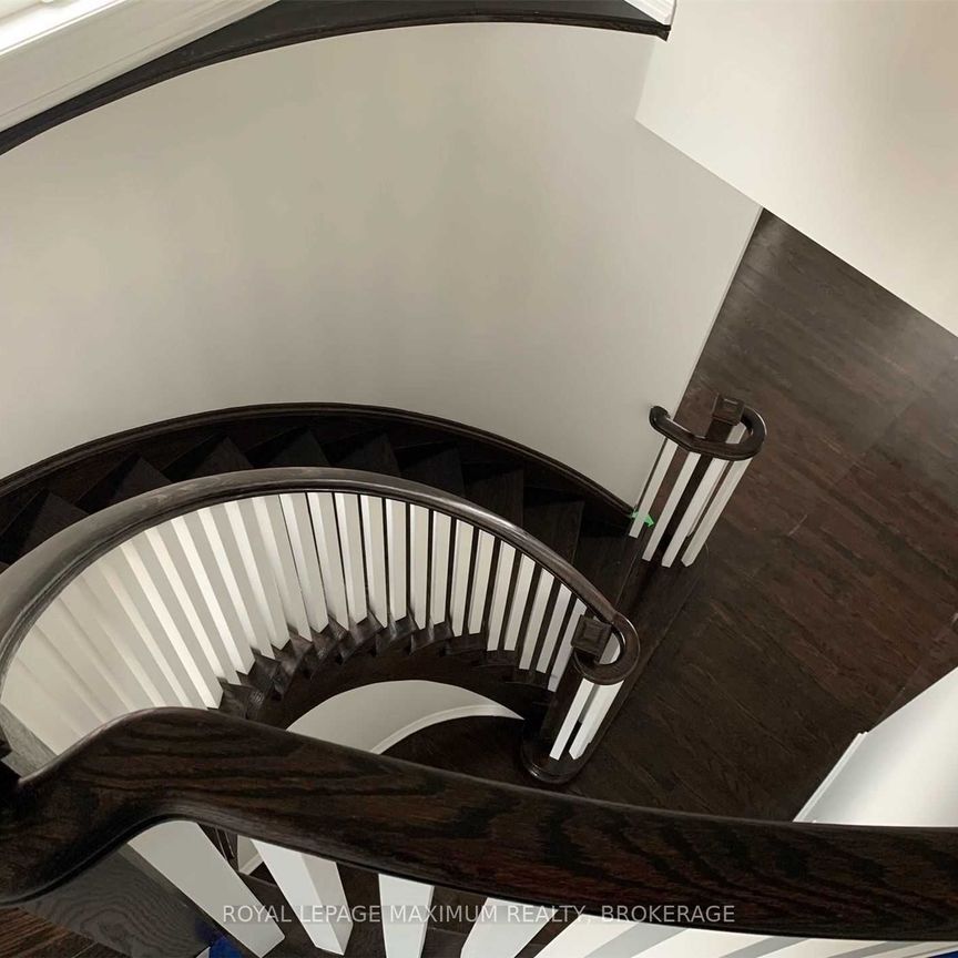 For Lease - 8 Tustin Road, Brampton, Ontario - Photo 1