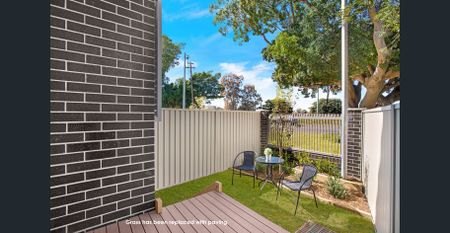 AIR-CONDITIONED FURNISHED STUDIO APARTMENT - WITH OWN PRIVATE COURTYARD - Photo 2