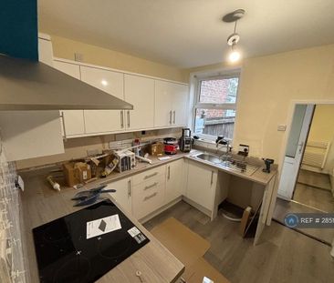 2 bedroom semi-detached house to rent - Photo 3