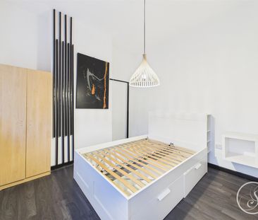 Armley Lodge Road, Leeds - Photo 2