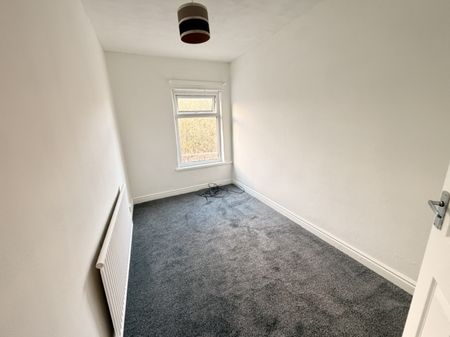 Bradley Lane, Standish, Wigan, WN6 0XF - Photo 4