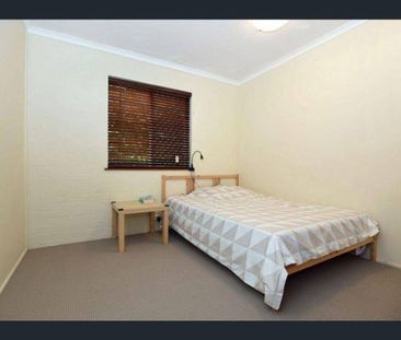 Neat & Presentable 3-Bedroom Unit in Leafy East Toowoomba - Photo 2