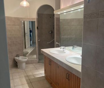 Location Appartement 3 pièces 119m² DRAGUIGNAN 83300 - Photo 3
