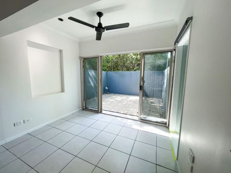 3 Bedroom Unfurnished House in Palm Cove - Photo 3