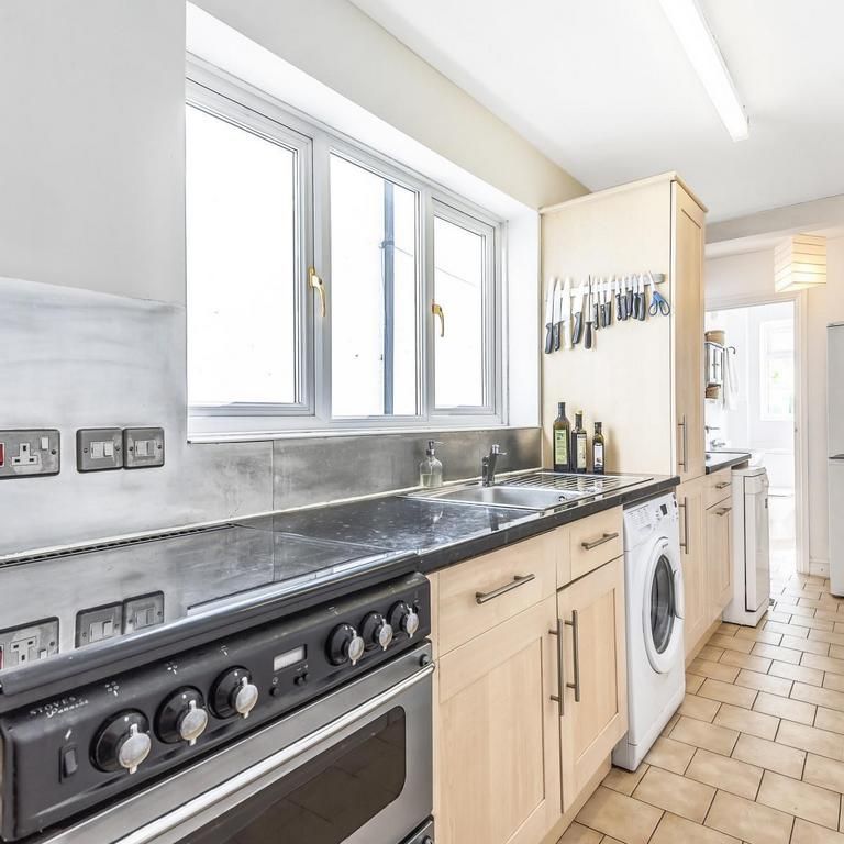 3 bedroom terraced house to rent - Photo 1