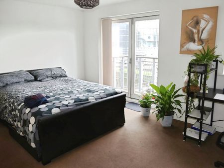 3 bedroom apartment to rent - Photo 4