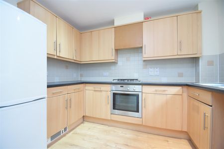 Cairnpark. Rickmansworth Road, Watford, WD19 - Photo 5