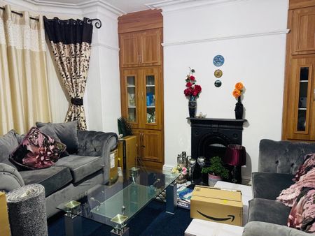 Room in a Shared House, St Agnes Road, M13 - Photo 2