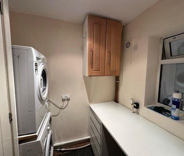 2 bedroom semi-detached house to rent - Photo 6