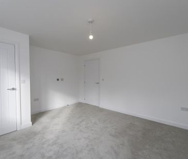 3 bedroom semi-detached house to rent - Photo 4