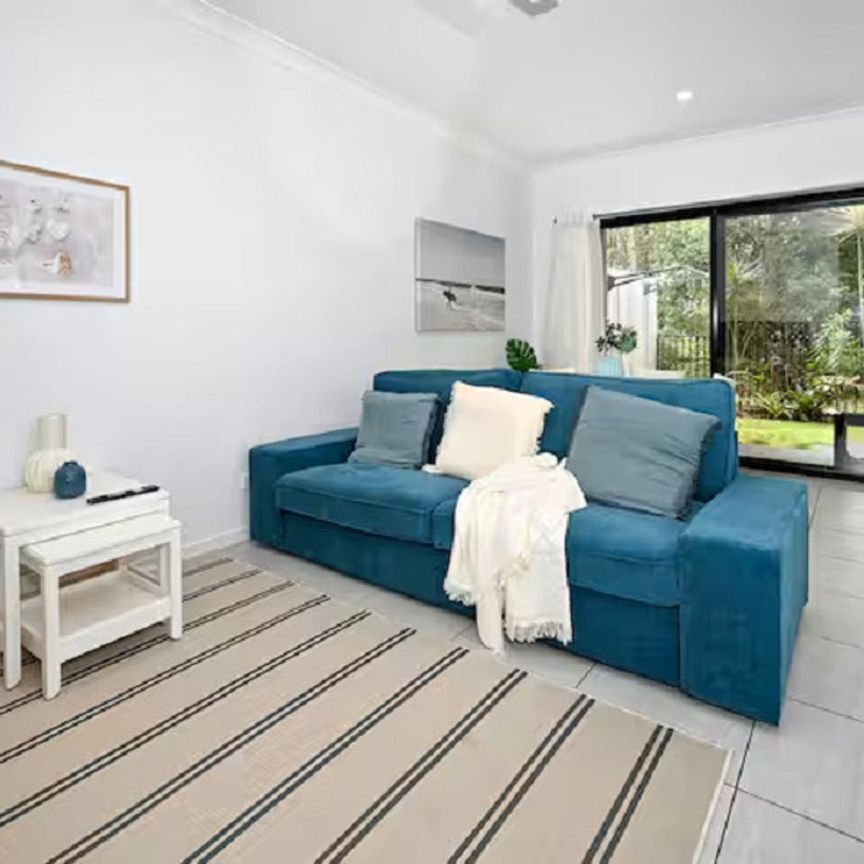 Modern Townhouse in Prime Caloundra Location - Photo 1