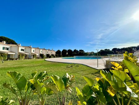 Moradia T3 em condomínio com piscina e jardins na Quinta da Bicuda - Photo 2