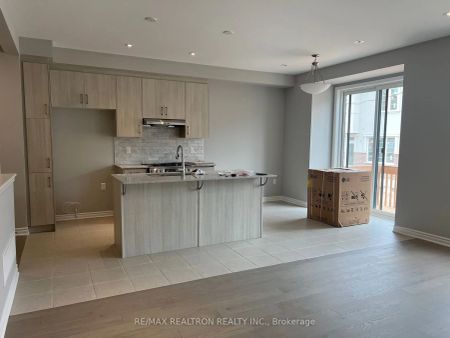 Condo Townhouse For Lease | W9250716 - Photo 3