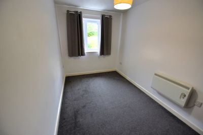 2 bedroom Flat in Flat 10, Leeds - Photo 4