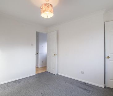 2 bedroom end of terrace house to rent - Photo 1