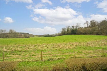 A delightful three bedroom detached character cottage located on the outskirts of a rural estate. - Photo 3