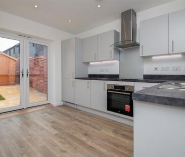 3 bedroom semi-detached house to rent - Photo 5