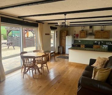 1 bedroom bungalow to rent - Photo 2