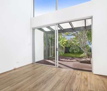 STUNNING COASTAL ARCHITECTURAL ABODE FLOODED IN NATURAL LIGHT - Photo 5