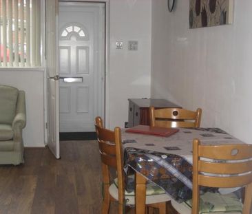 2 bedroom semi-detached house to rent - Photo 3