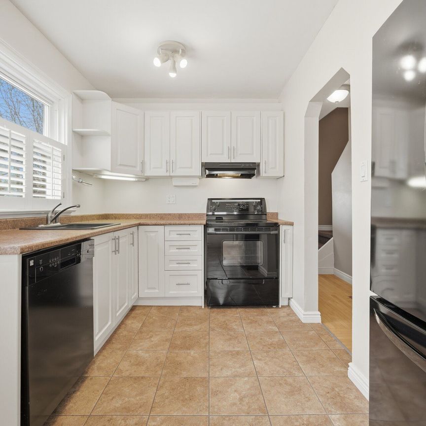 For Lease - 49 McCaul Street, Brampton, Ontario - Photo 1