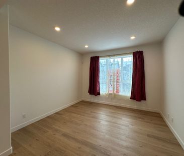 Modern 3 Bed, 2.5 Bath Townhouse in Sylvan Lake - Photo 1