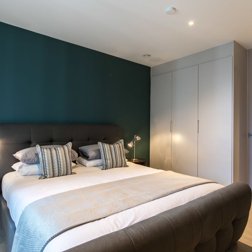 Three bedroom apartment @ Opus, 6 Hanover Quay, Grand Canal Dock, Dublin 2. - Photo 1