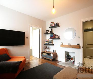 2 bedroom maisonette to rent - Photo 2