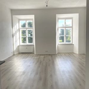 Hohe Wände, hell und gut gelegen- Altbau-Charme am Lande! - Photo 3