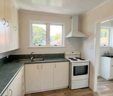 Walking Distance to Cornwall Park and Shops! - Photo 2