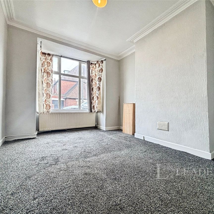 3 bedroom house to rent Clifford Street, WV6 - Photo 1