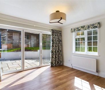 4 bedroom detached house to rent - Photo 4