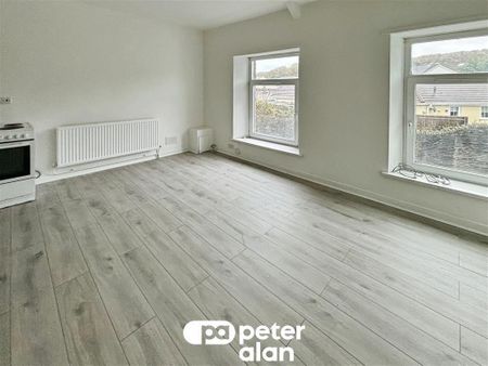 High Street, Fleur De Lis, BLACKWOOD - Photo 5