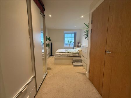 Central Walk, Station Approach, Epsom, Surrey, KT19 8BY - Photo 3