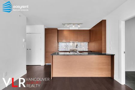 Condo in Downtown Vancouver, BC - Photo 4