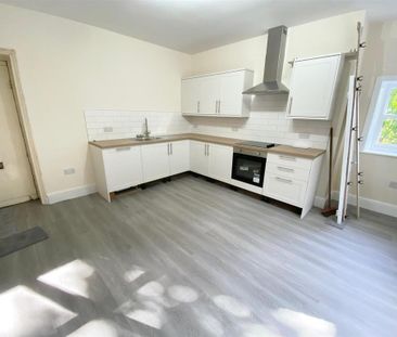2 bedroom semi-detached house to rent - Photo 4