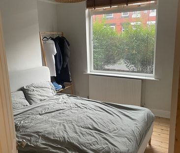 Room in a Shared House, Dorset Avenue, M14 - Photo 2