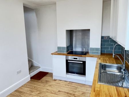 2 bedroom terraced house to rent - Photo 4