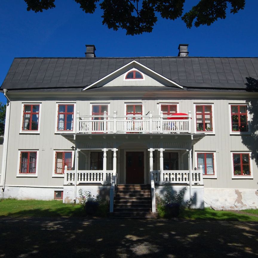 Kopparberg Centrum: Ljus fin trea på nedre botten i kulturbyggnad - Foto 1