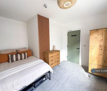 1 bedroom in a house share to rent - Photo 5