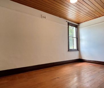 THREE BEDROOM TERRACE IN A PEACEFUL LOCATION - Photo 3