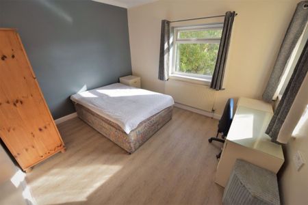 1 bedroom House in Otley Road Bed), Leeds - Photo 3