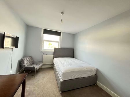 1 Bedroom | Flat 3, 81 Embankment Road, PL4 9HX - Photo 4