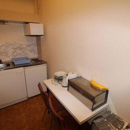 Location appartement 1 pièce 9.36 m² à Lille (59000) - Photo 3