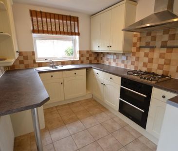 3 bedroom semi-detached house to rent - Photo 6