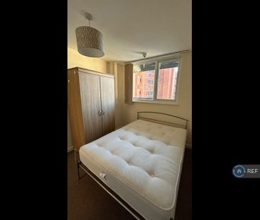 3 bedroom flat to rent - Photo 5