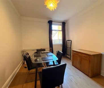 4 bedroom semi-detached house to rent - Photo 2