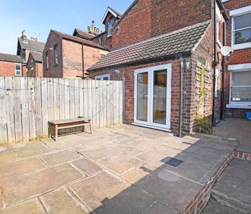 4 bedroom terraced house to rent - Photo 1