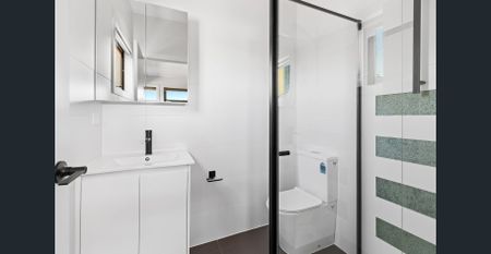 Modern 2 Bedroom Townhouse in Prime Brunswick Location - Photo 5