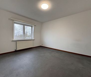 Gunstig gelegen 2- slaapkamer appartement. - Photo 2